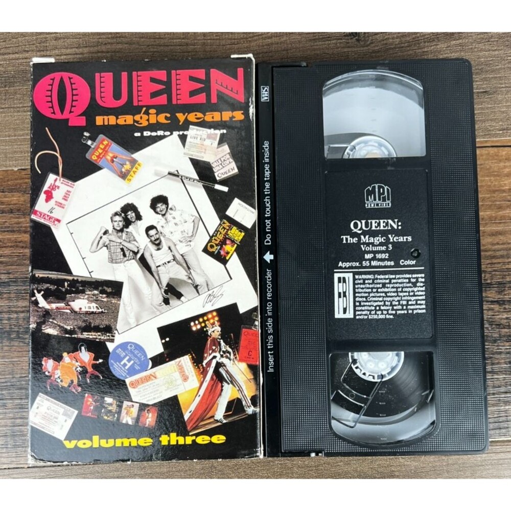 Queen - The Magic Years: V. 3 - Crowded in Glory (VHS)